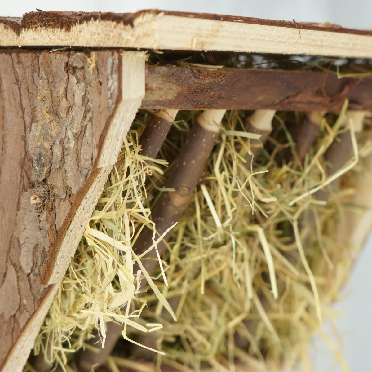 Jouw Konijn Originals Hay Hanging Around hooiruif hout
