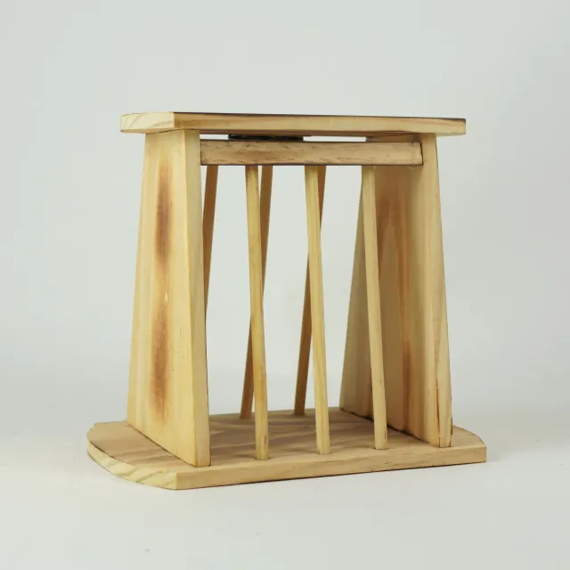 Jouw Konijn Originals Hay Stand Square hooiruif hout harsvrij