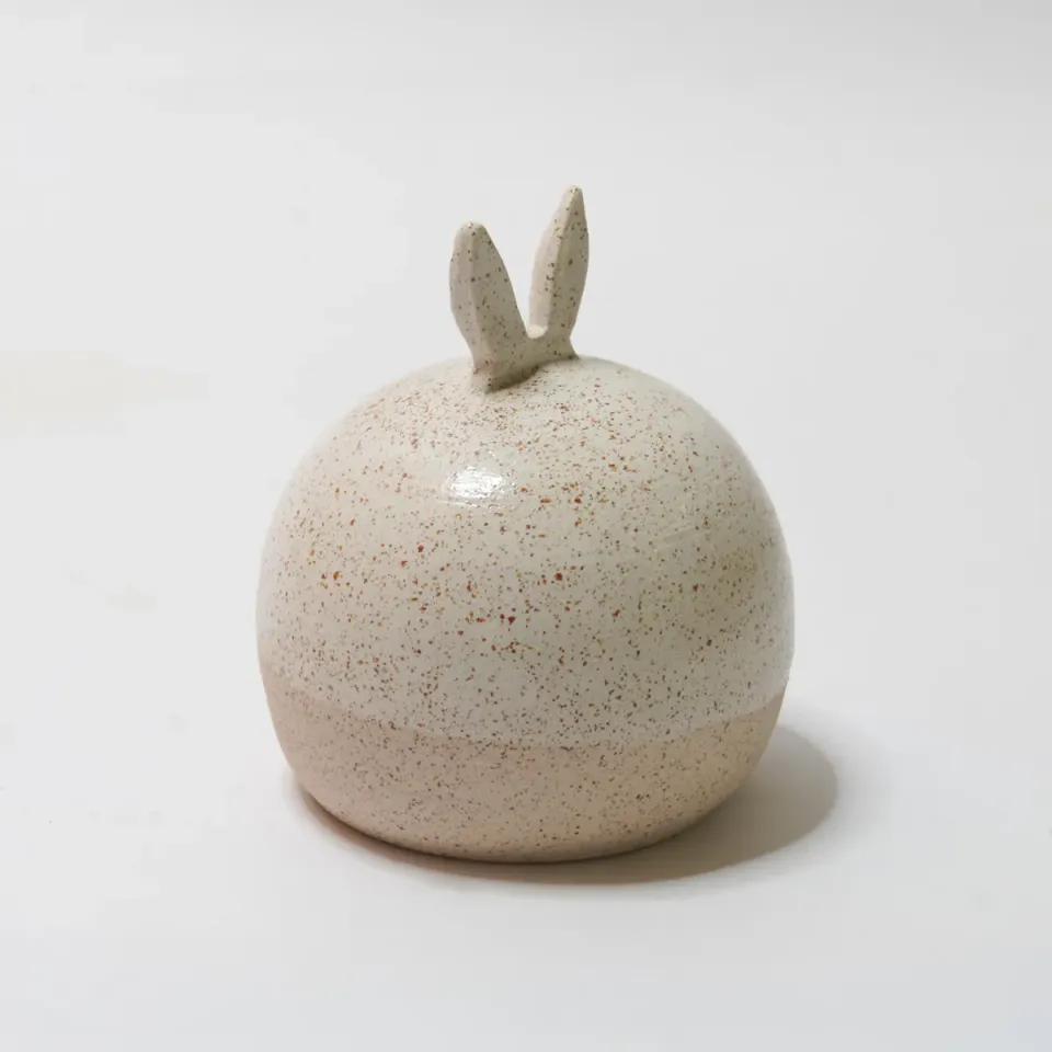 Jouw Konijn Originals Urn handgedraaid wit spikkelklei gedenkurn