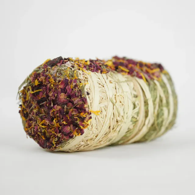 Jouw Konijn Originals hay roll bloemenmix hooisnack
