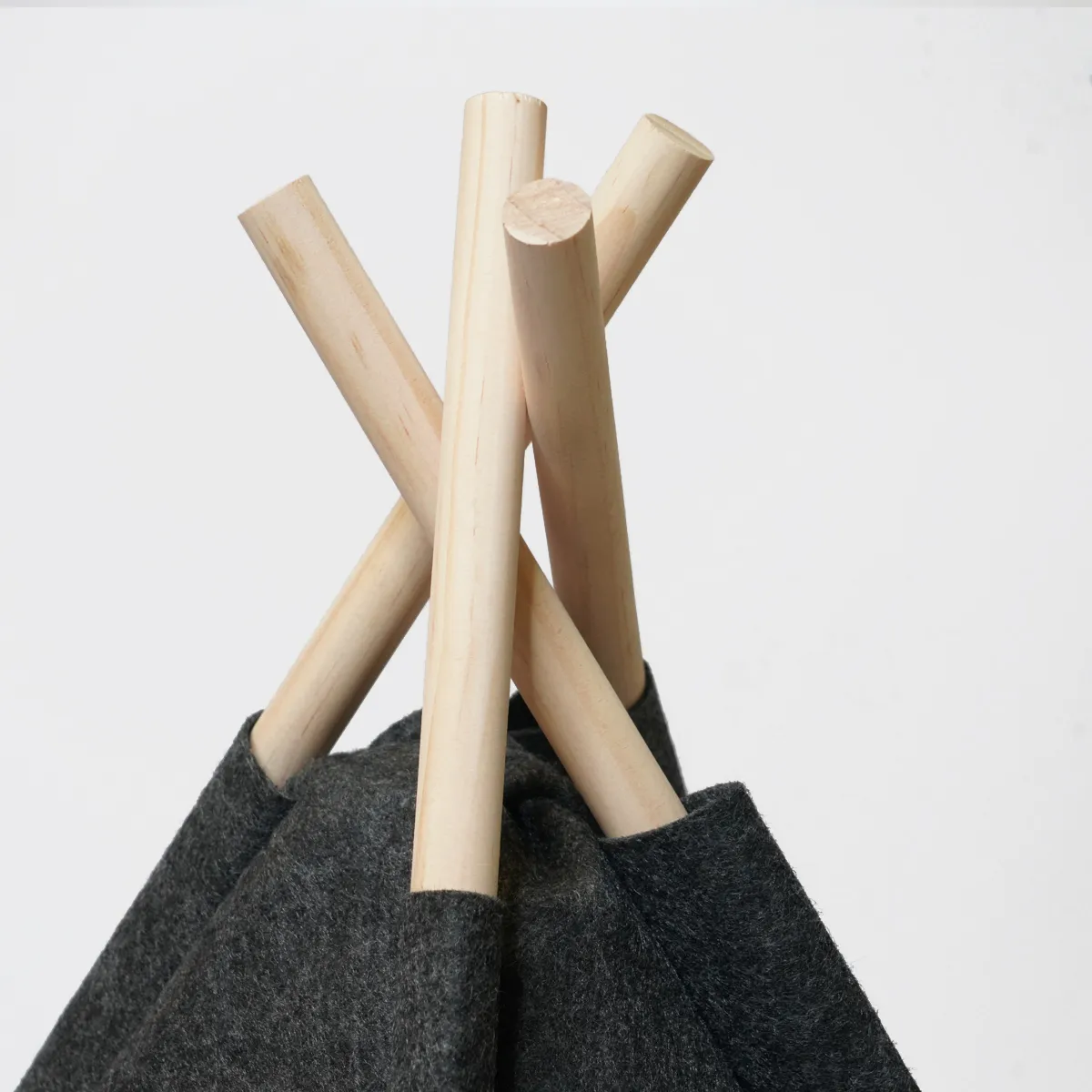 Jouw Konijn Modern Tipi XL schuilplaats vilt grijs inklapbaar